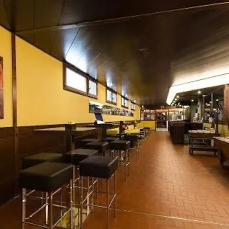 89 Palace 2 Apartment *